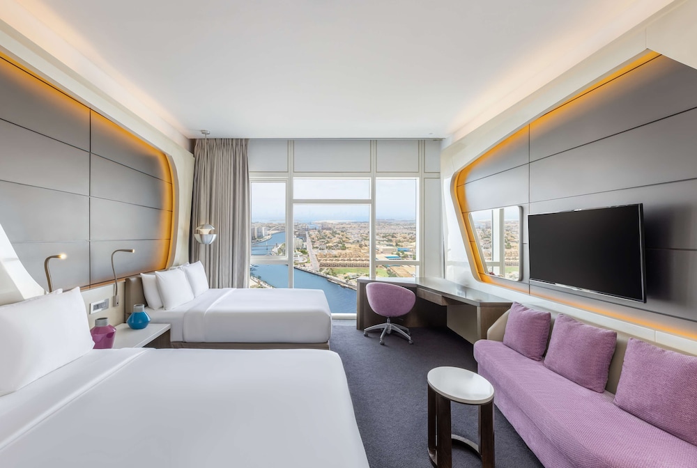 Deluxe Room, 2 Queen Beds, Canal View