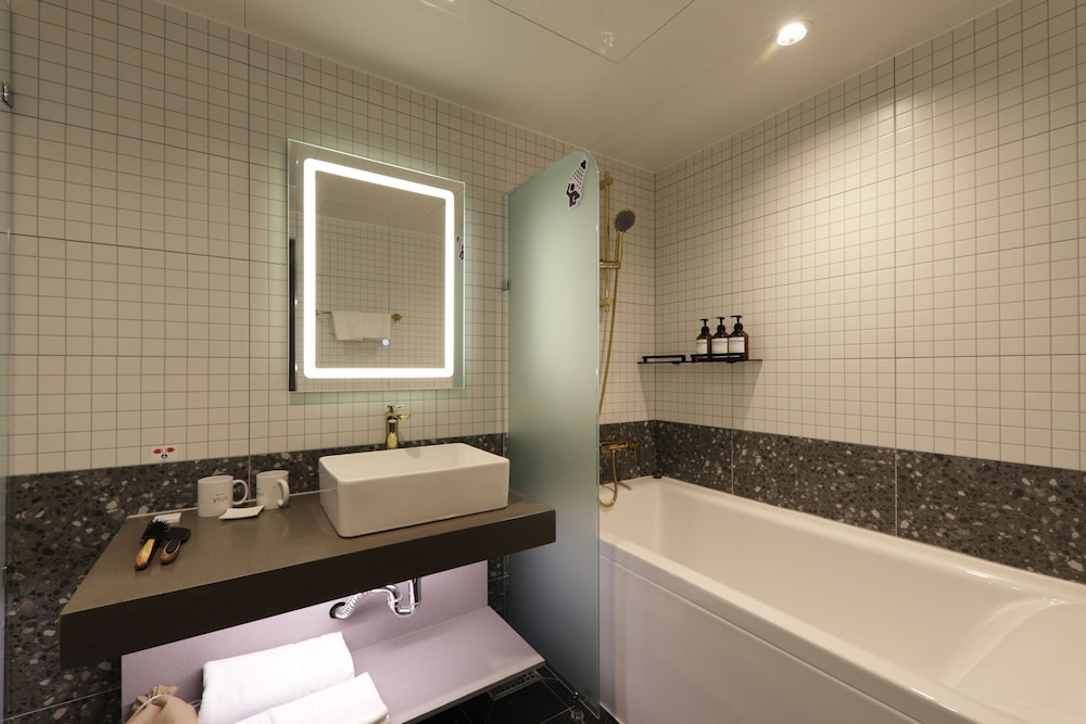 Premium Room - Photo 5