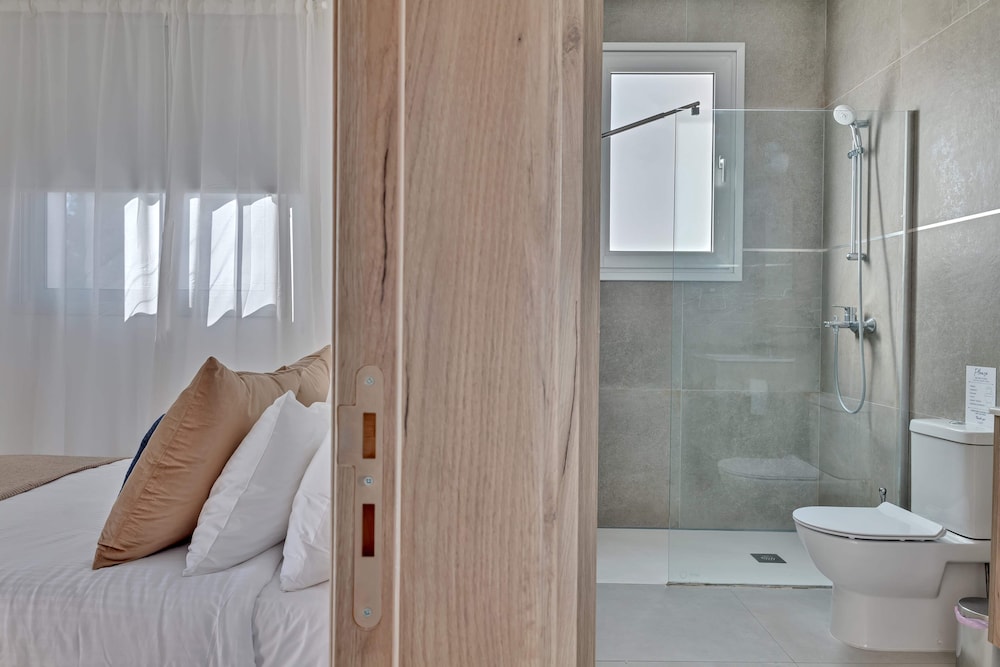 Luxury Apartment photo 2