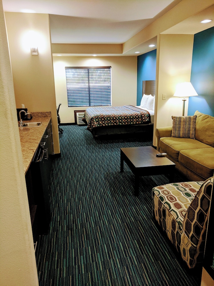 Suite, 1 King Bed with Sofa bed, Non Smoking photo 1
