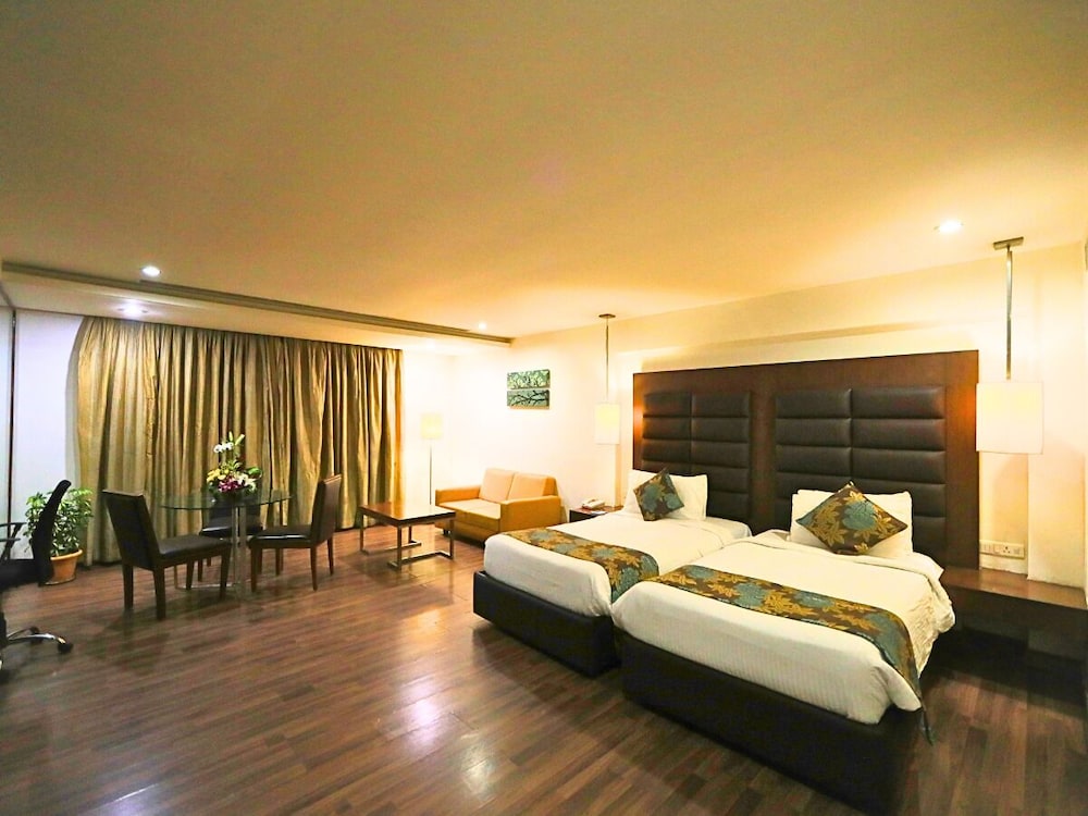 Luxury Double or Twin Room photo 3