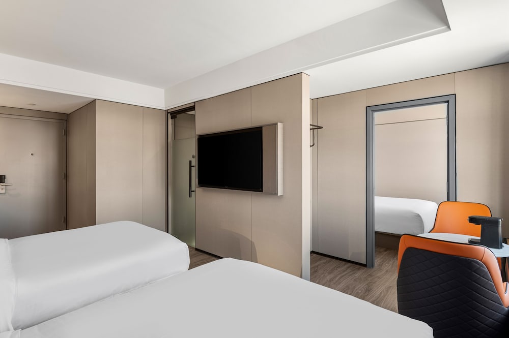 Family Double or Twin Room, 3 Twin Beds - Photo 2