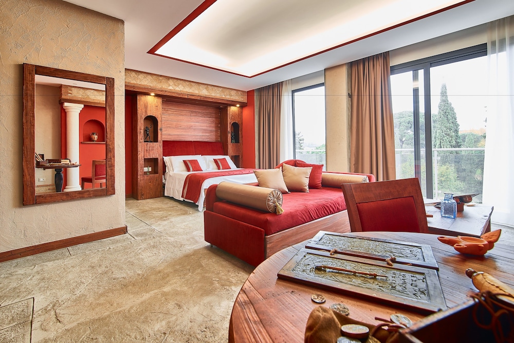 Deluxe Suite photo 1