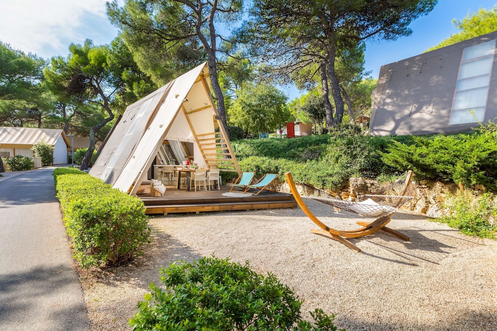 Premium Lodge Tent, 2 Bedrooms (2+2)