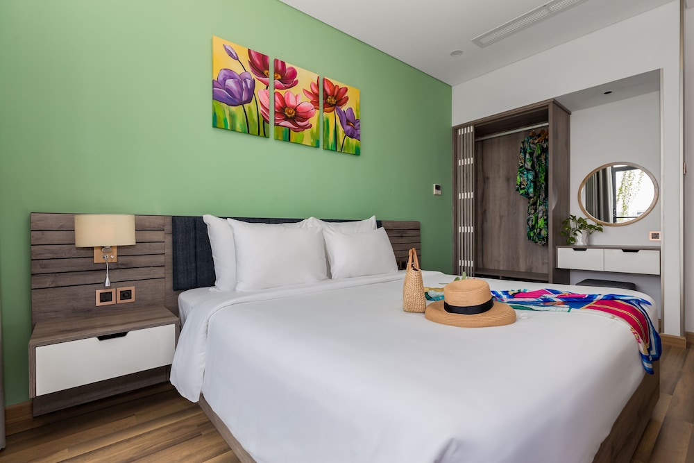 2 Bedroom Junior Apartment with Balcony City View - Photo 4