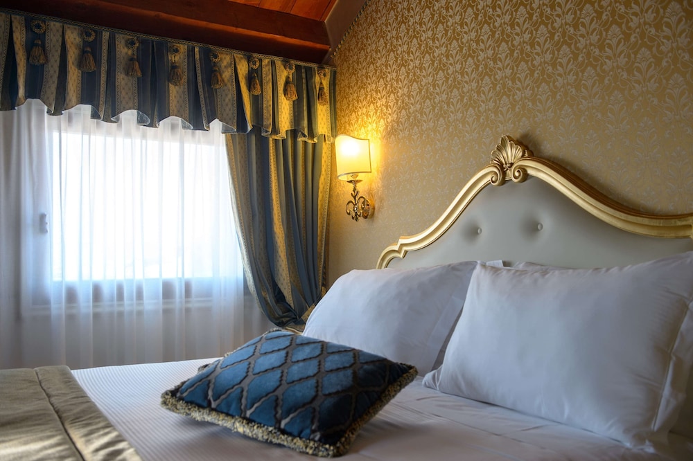 Classic Room, 1 Queen Bed, Non Smoking (Twin bed on request) thumbnail 5