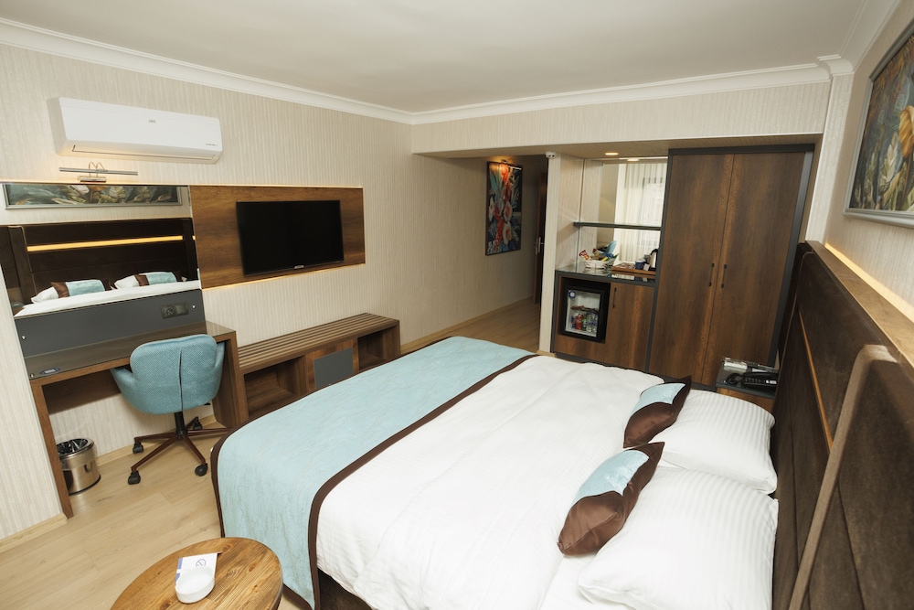 Deluxe Double or Twin Room photo 1