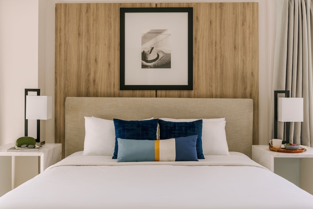 Room, 1 King Bed, Accessible, Balcony photo 3