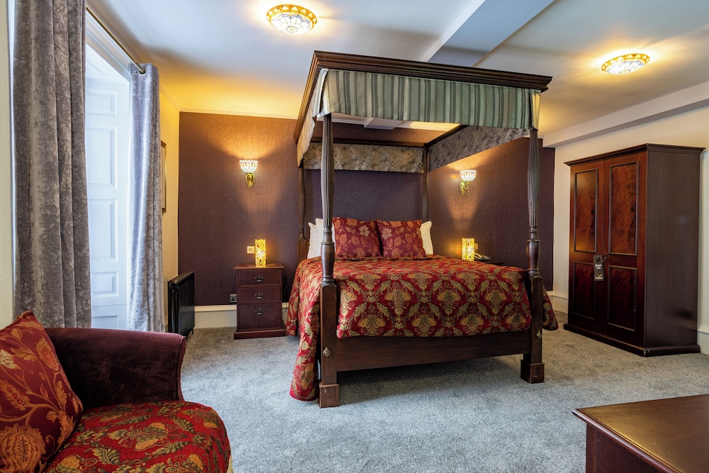 Manor House Feature Room photo 3