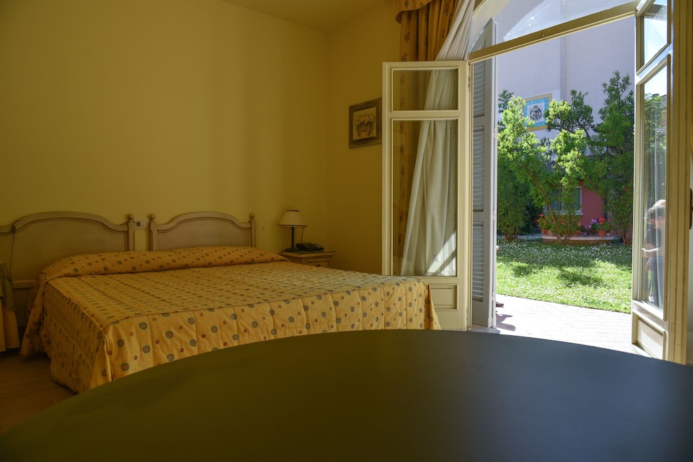Standard Double Room (Non Smoking Room) photo 1
