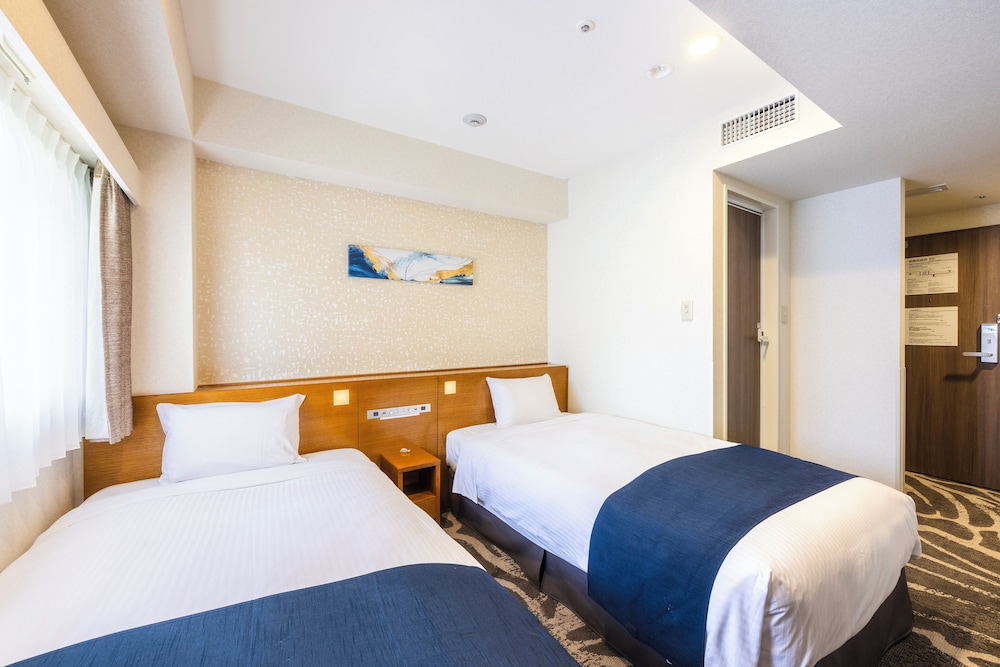 Superior Twin with Breakfast, Non Smoking(Remodeled Floor) - Photo 1