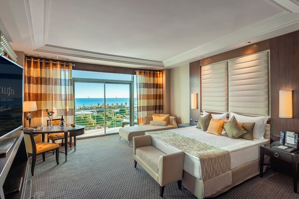Superior Room, Partial Sea View (2 adults and 2 children)