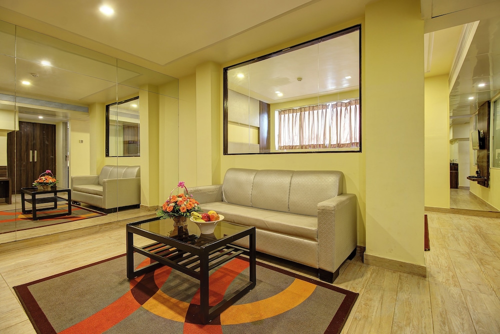 Suite - Photo 5