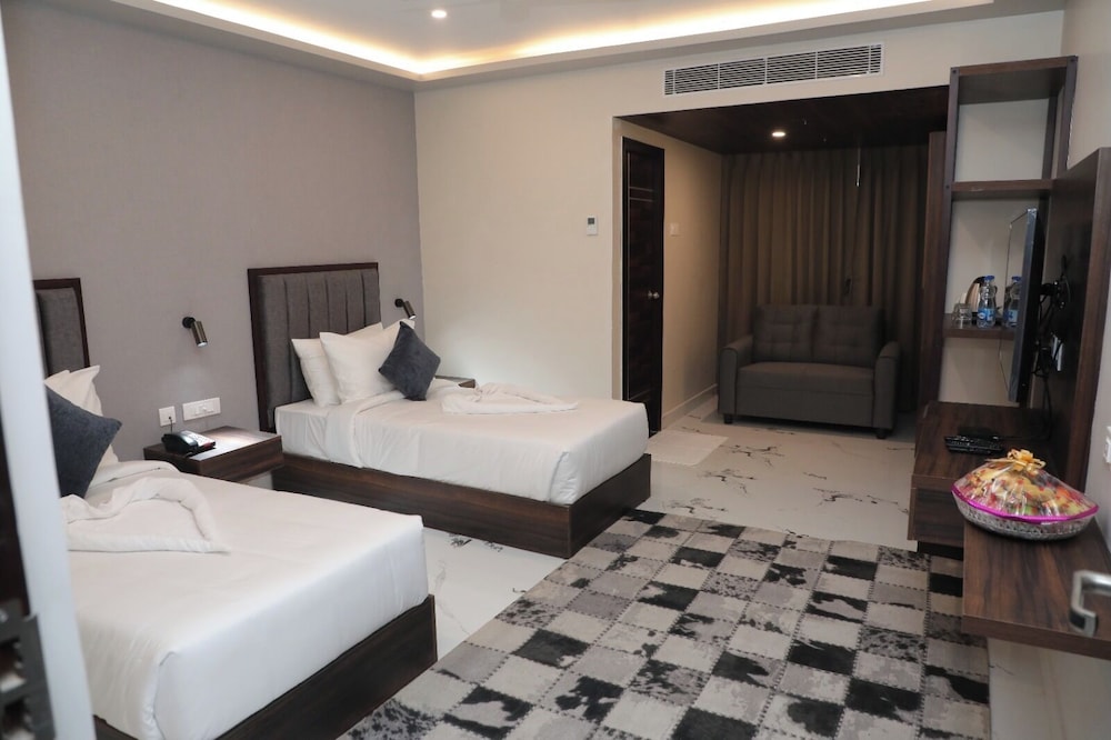 Club Quadruple Room