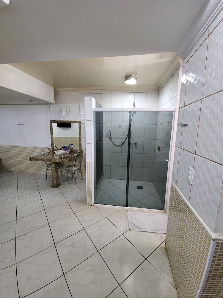 Suite (Master) photo 3