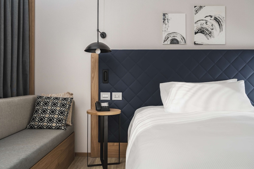Suite, 1 Bedroom thumbnail 6