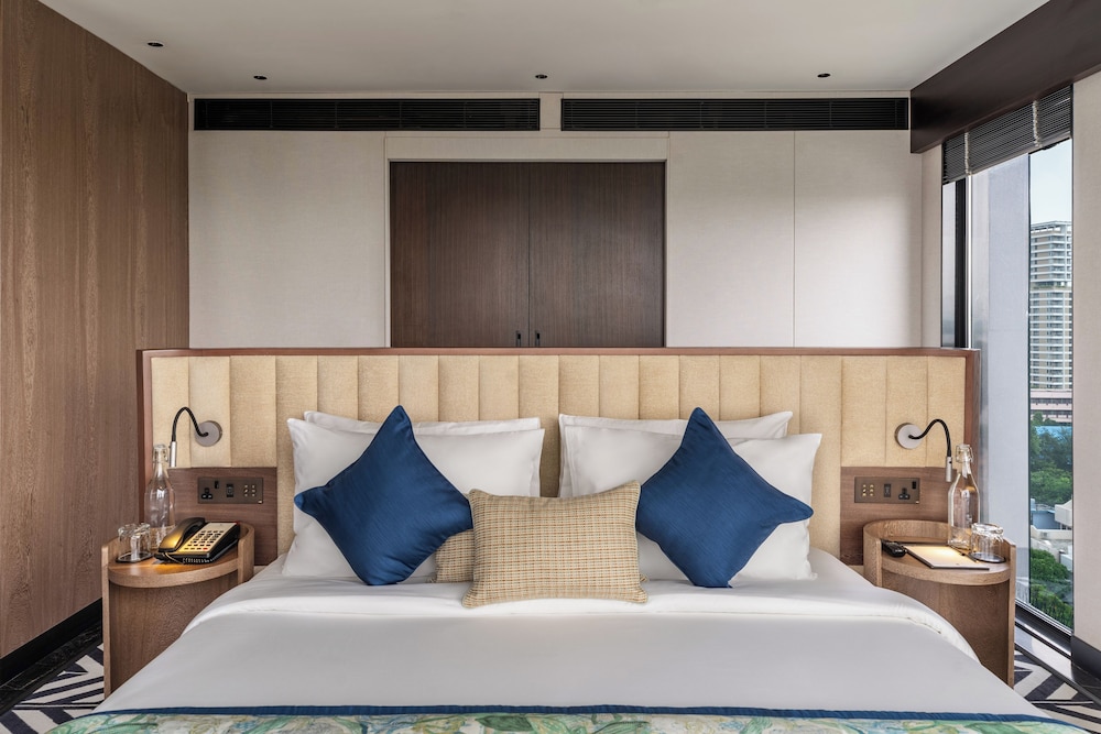 Suite - Photo 19