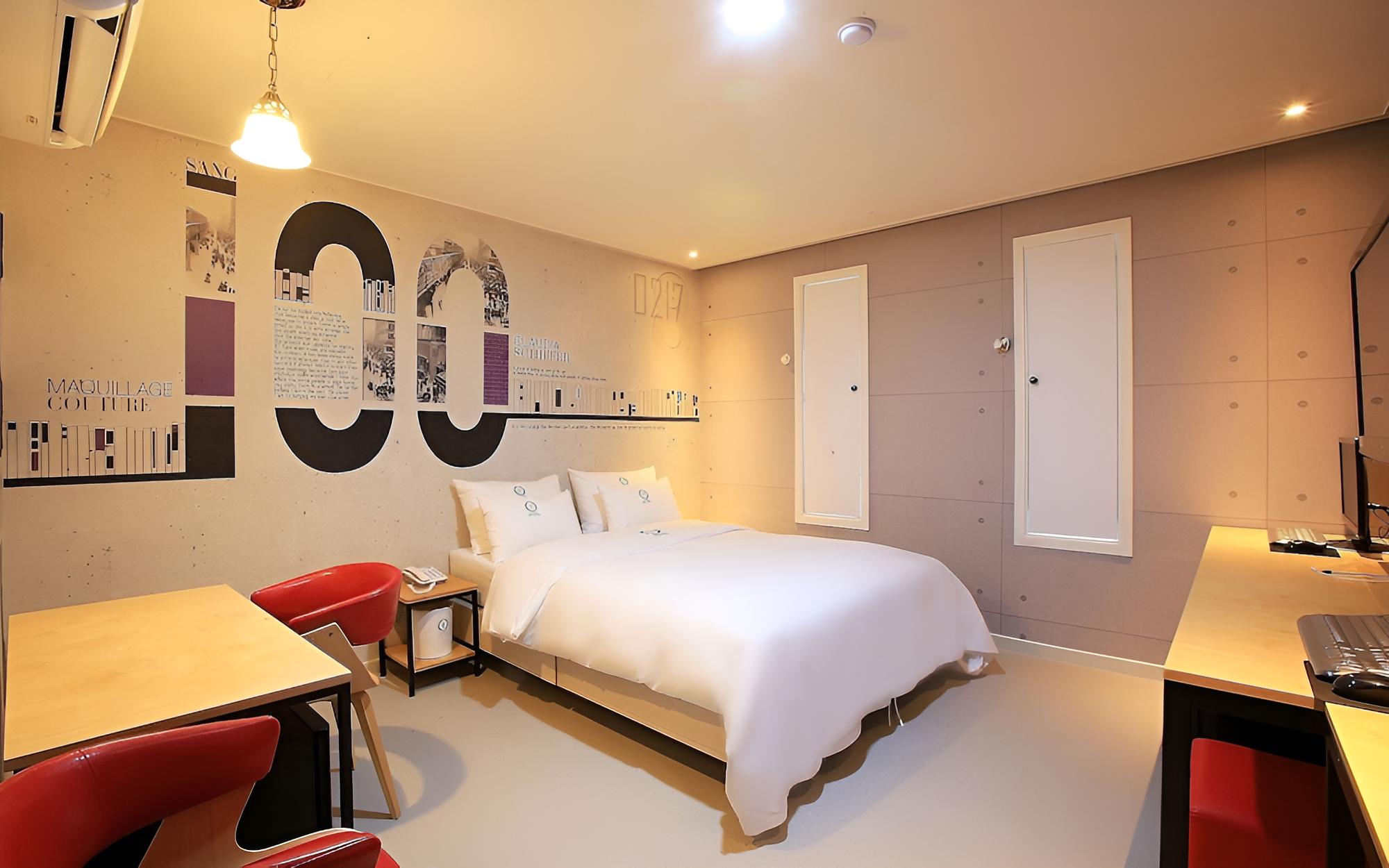 Room (Same-day Special (TV Styler) (OTT)) - Photo 2
