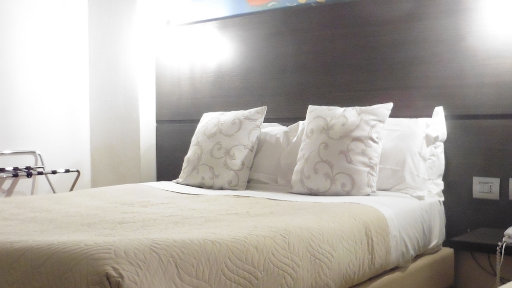 Double Room - Photo 5