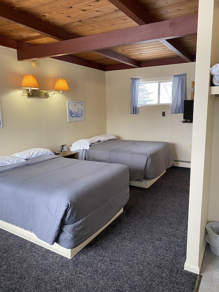 Classic Room, 2 Double Beds photo 2