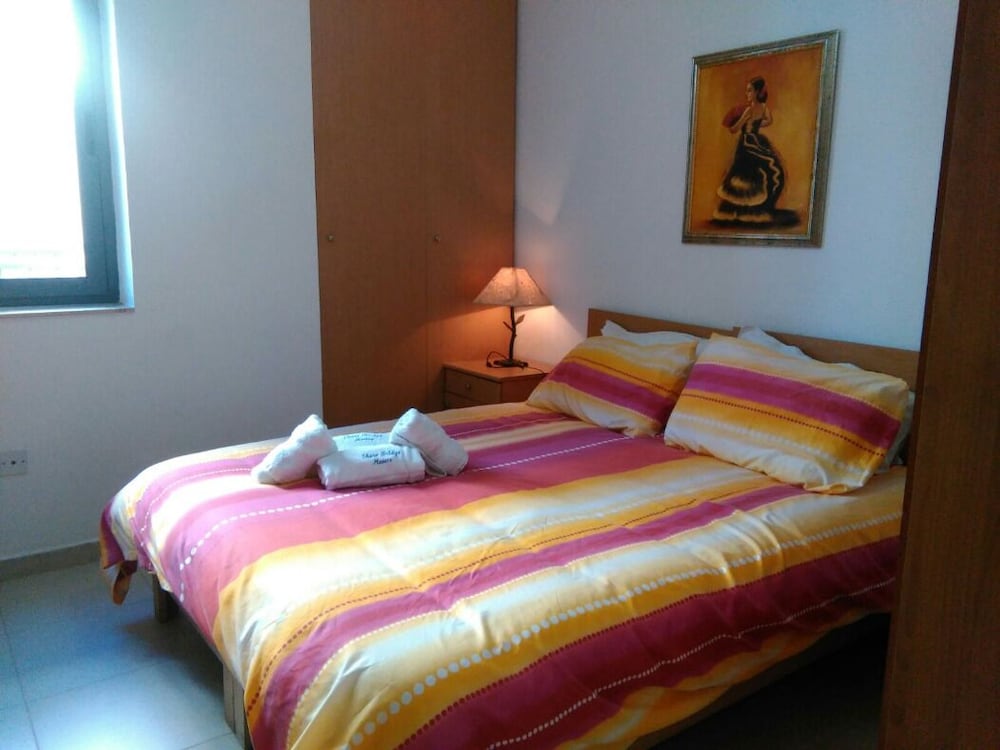 Economy Room, Shared Bathroom