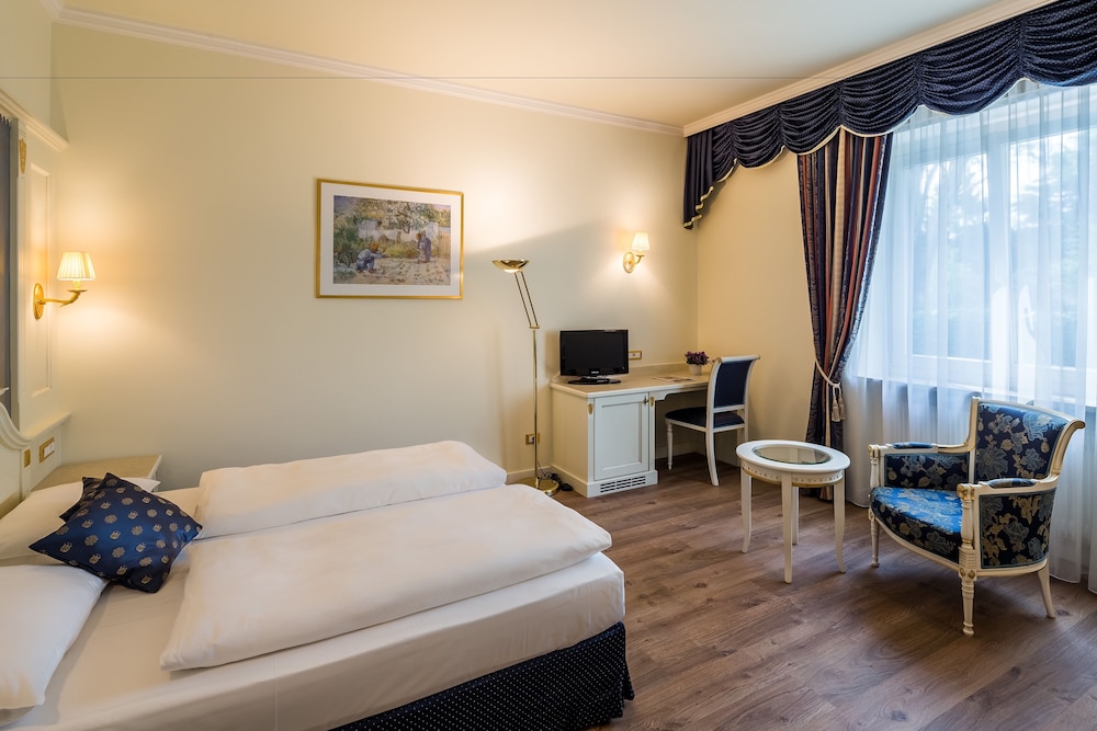 Junior Studio Suite, River View, Poolside photo 2