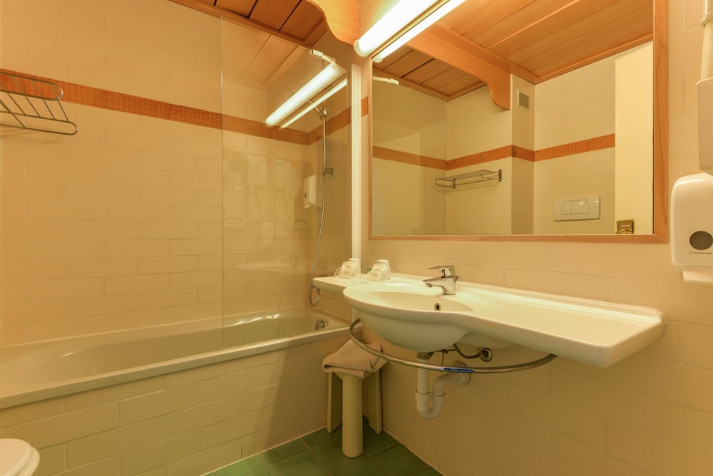 Classic Double Room - Photo 46