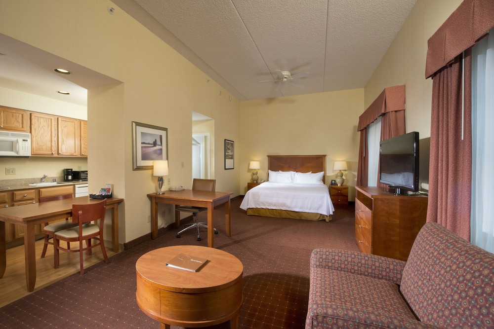 Studio, 1 King Bed, Accessible, Bathtub (Mobility & Hearing) photo 3