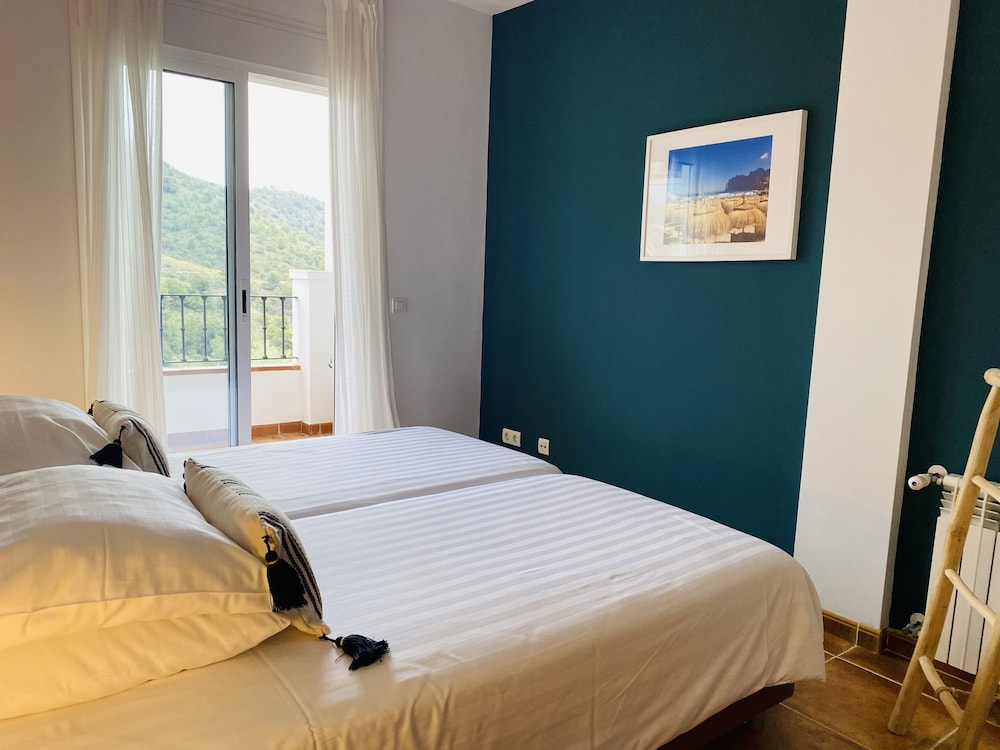 Panoramic Suite, Multiple Beds, Non Smoking, Mountain View
