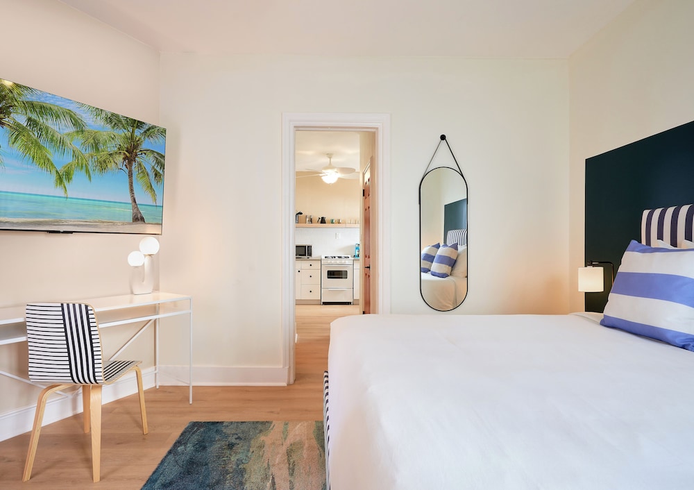 Studio, 1 King Bed with Sofa bed, Kitchenette