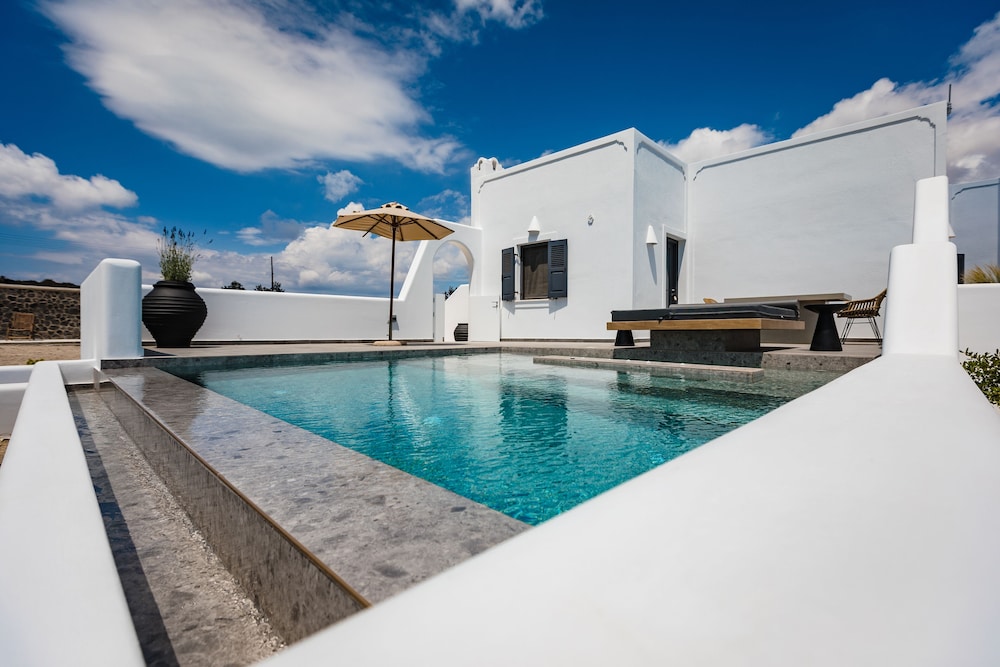 Junior Suite with Private Pool & Jetted Tub
