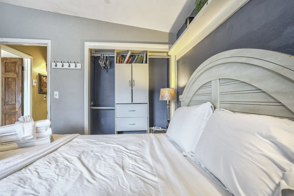 House (4 Bedrooms) photo 3
