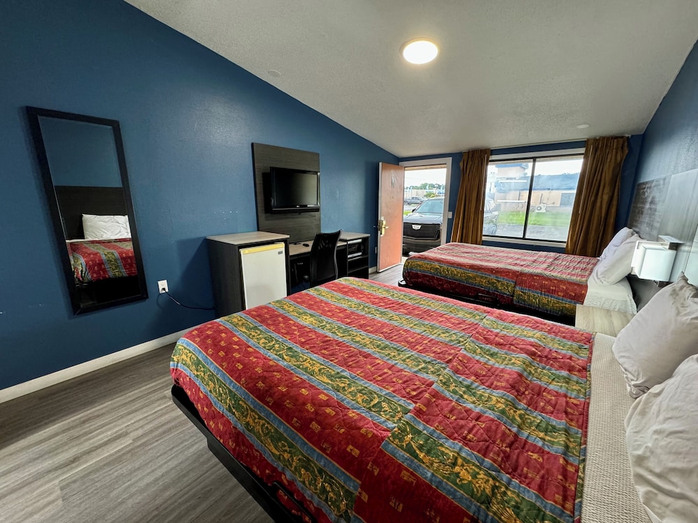 Room, 2 Double Beds, Smoking - Photo 2
