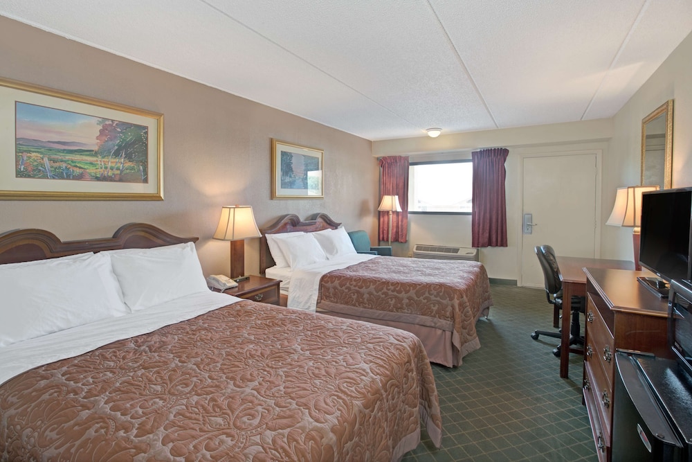 Room, 2 Double Beds, Accessible, Non Smoking (Mobility) - Photo 1