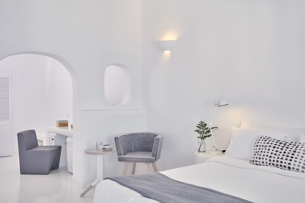 Deluxe Suite, Sea View (For 4) - Photo 4