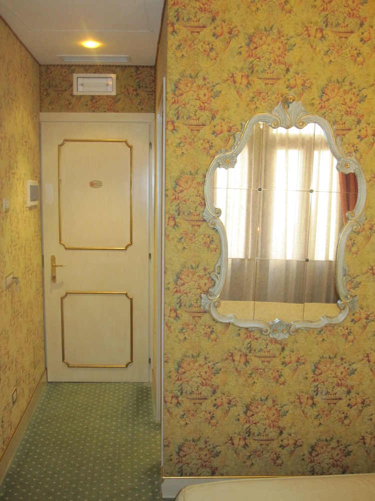 Economy Double or Twin Room photo 2