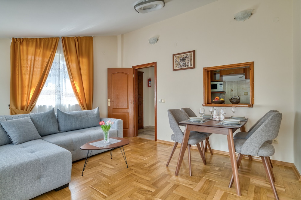 Panoramic Apartment - Photo 13