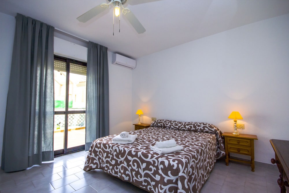 Apartamento, 3 habitaciones, terraza, vista a la piscina