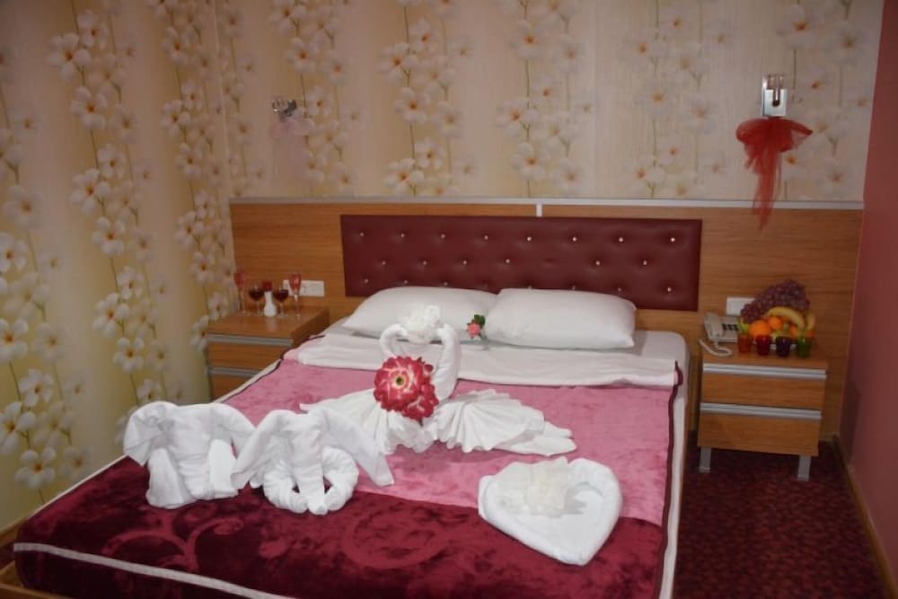 Standard Double or Twin Room photo 1