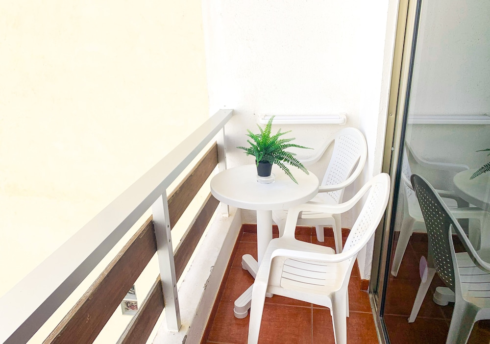 Traditional Studio, Balcony, Garden View - Photo 15