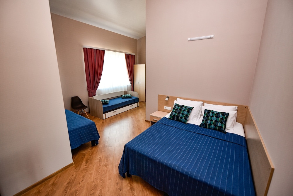 Family Room, 1 Bedroom photo 1