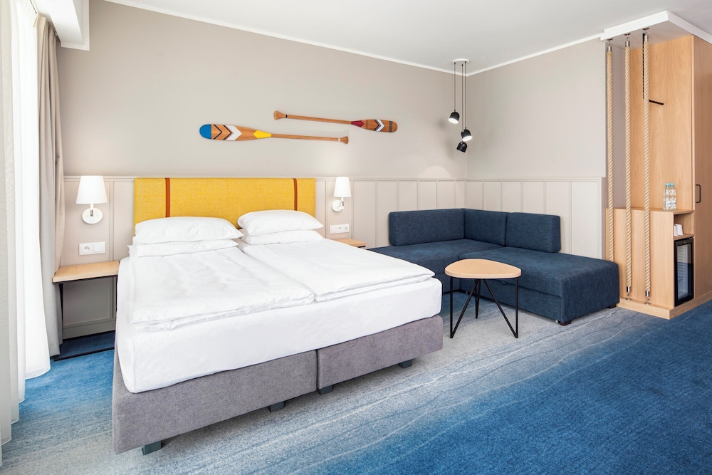 Premium Room, 1 Queen Bed - Photo 5