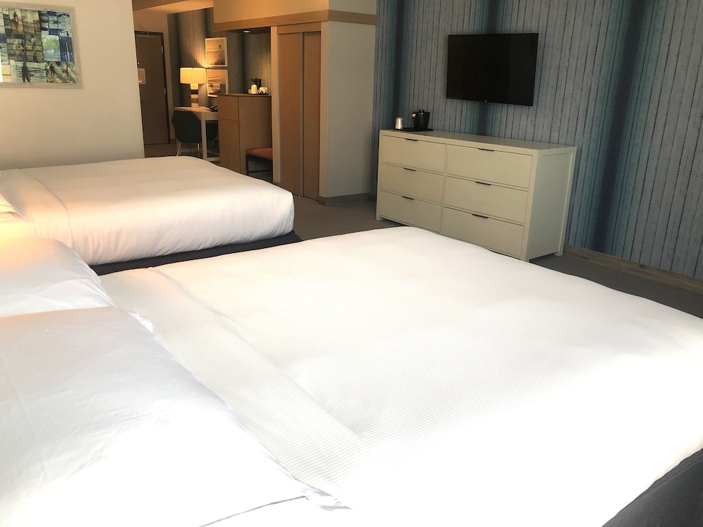 Room, 2 Queen Beds, Accessible (Hearing) photo 2