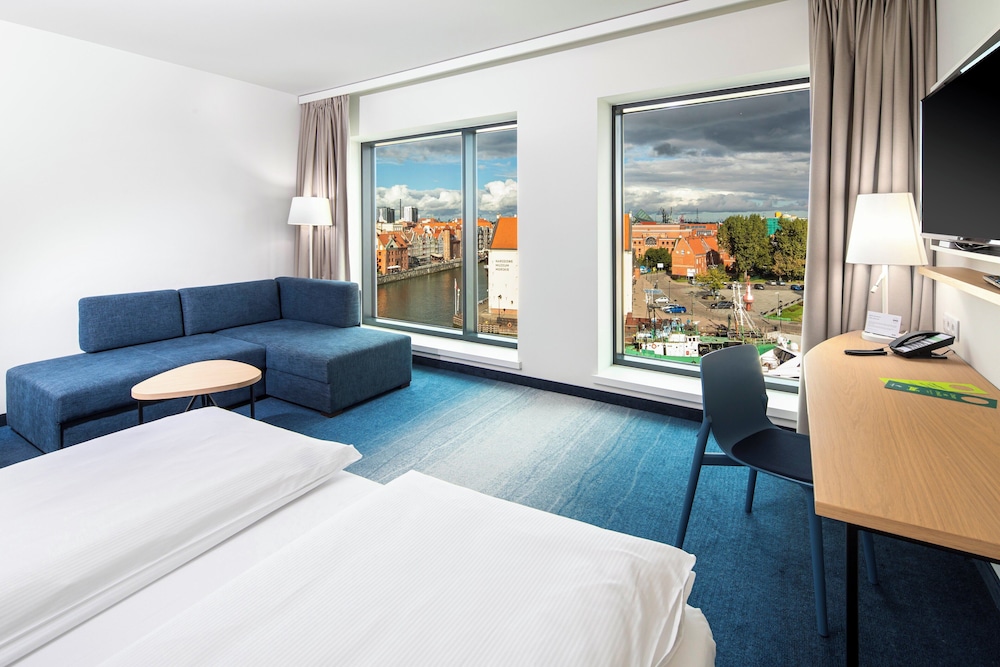 Standard Room, Multiple Beds - Photo 7