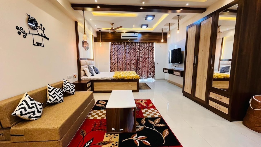 Luxury Studio Suite, City View