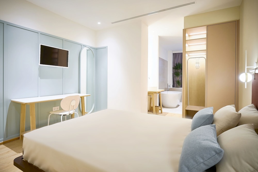 Superior Double Room - Photo 2