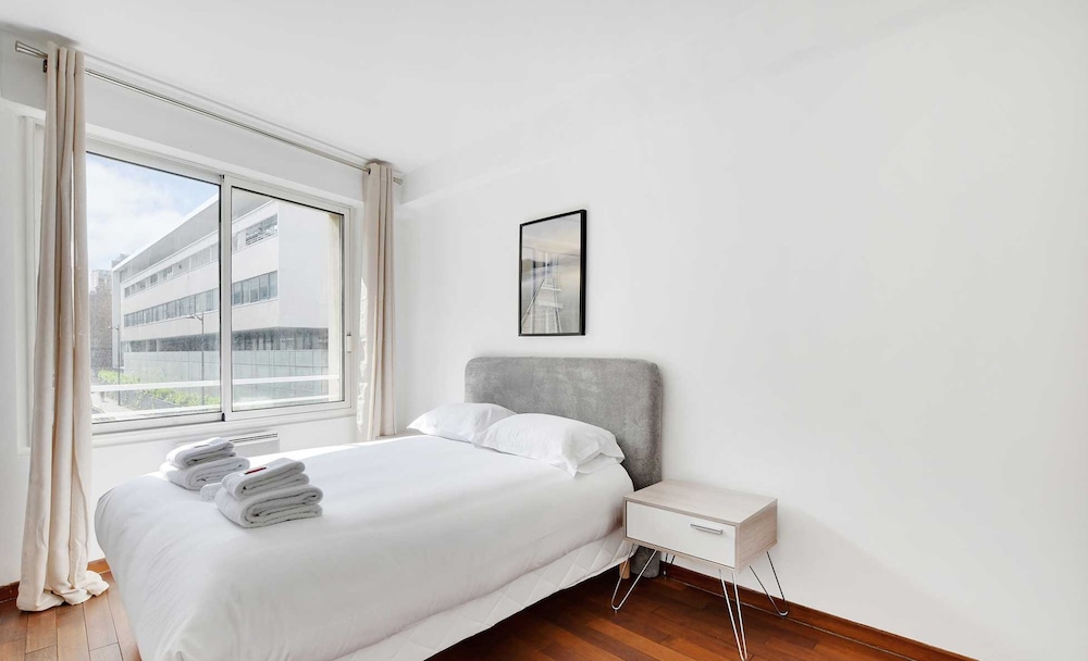 Apartment photo 2