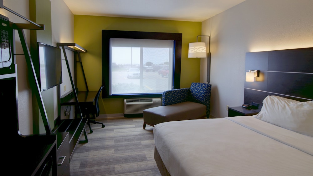 Standard Room, 1 King Bed, Accessible (Communication, Transfer Shower) - Photo 3