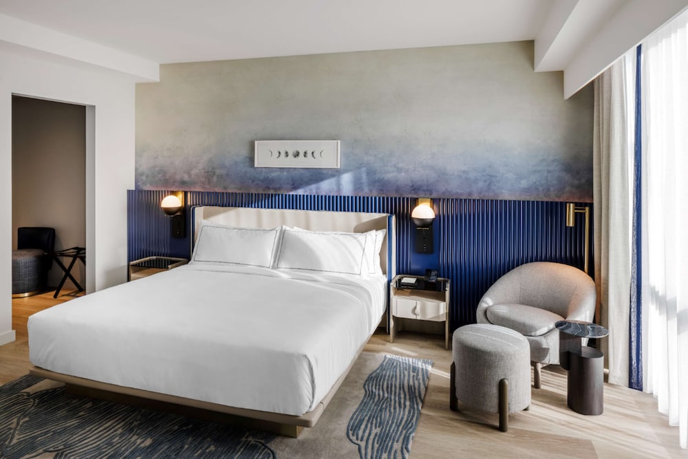 Suite, 1 Bedroom thumbnail 6