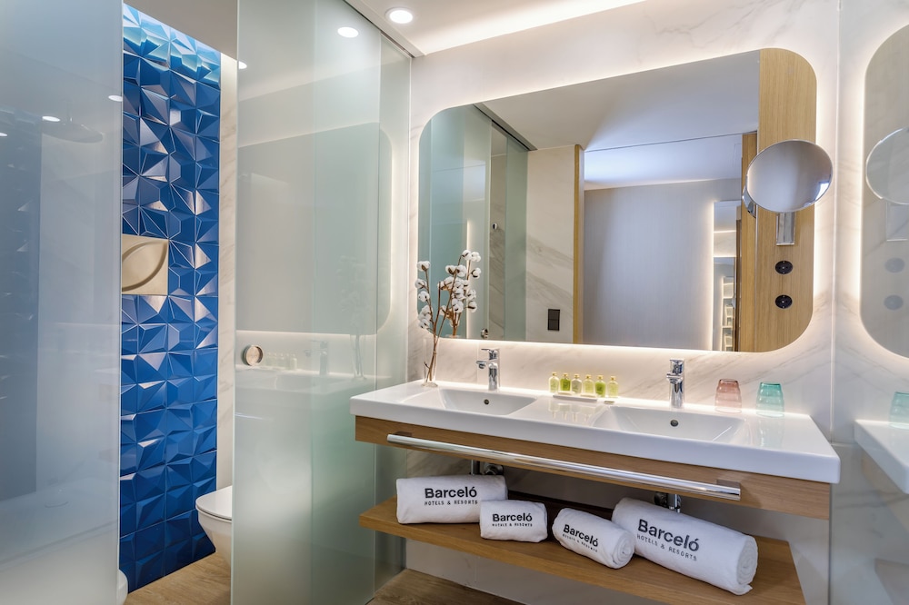 Premium Room - Photo 8